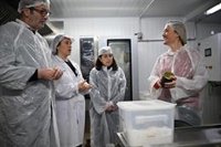 Pilar Alegría (PSOE) califica de "lamentable" la externalización de servicios en el Hospital de Teruel