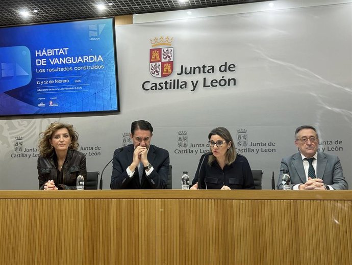 Presentación en la Consejería de Medio Ambiente, Vivienda y Ordenación del Territorio del Congreso 'Hábitat de Vanguardia'.