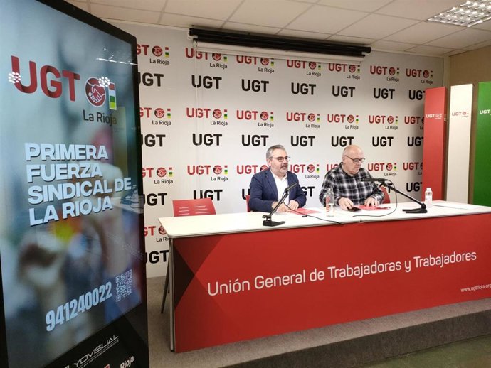 El secretario general de UGT, Jesús Izquierdo, comparece junto al secretario de Organziación del sindicato, Álvaro Granell