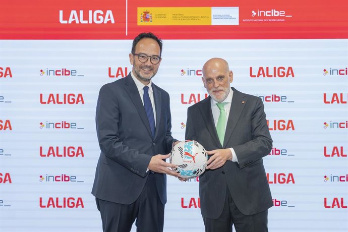 Firma del acuerdo entre LaLiga y SETELECO.