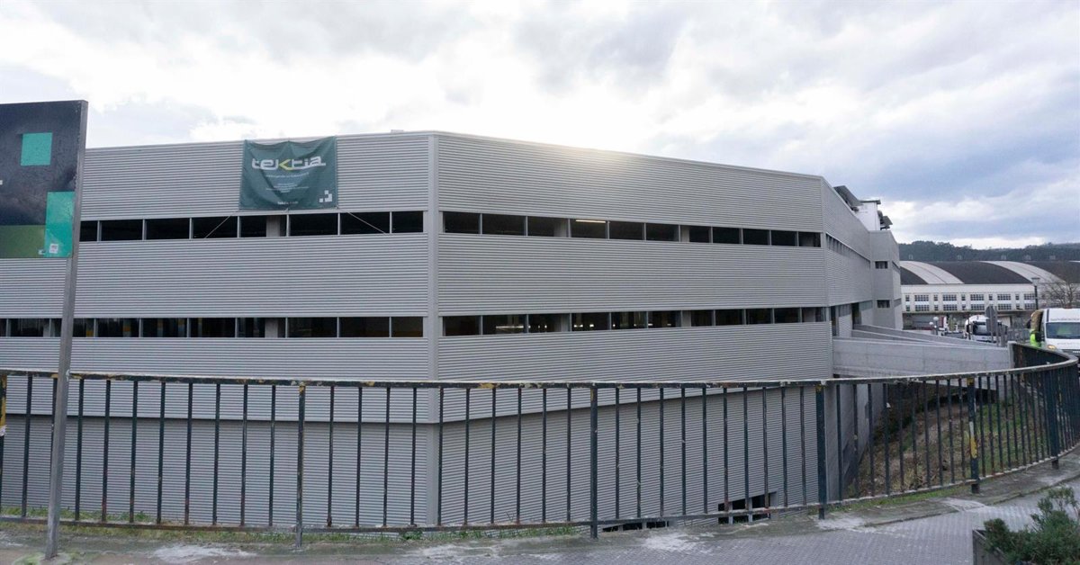 El aparcamiento en altura del Mercado de Ganados abrirá en febrero y se regulará mediante la ERA