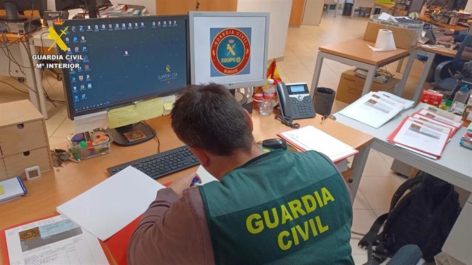 Investigación de la Guardia Civil por estafas.