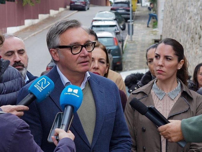 Manuel Gavira, porta-voz do grupo parlamentar Vox na Andaluzia, exigiu a Juanma Moreno e Francisco de la Torre que colocassem o Centro de Internamento de Menores Infratores de Churriana, Málaga, “ao lado das suas casas”.