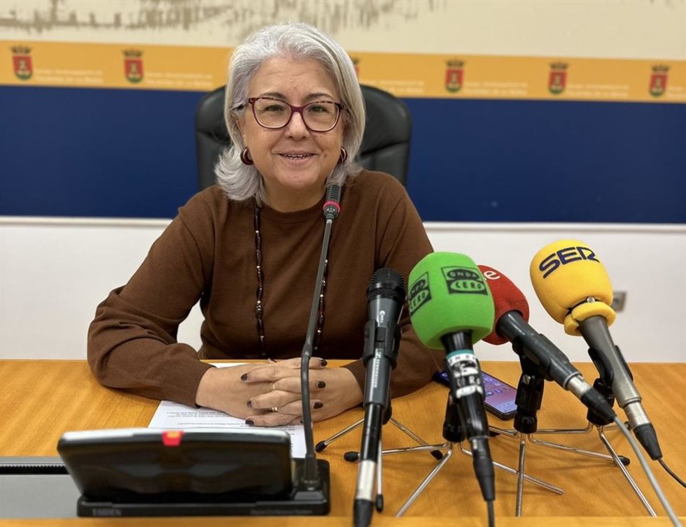 La concejala Julia González en rueda de prensa.