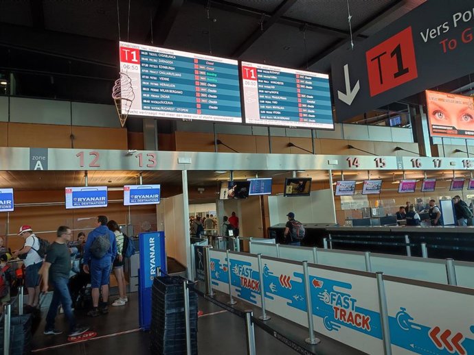 Archivo - 15 July 2023, Belgium, Charleroi: A picture shows, the situation at the start of a strike of pilots of low cost airline Ryanair, at Charleroi Airport. Photo: Mathieu Colinet/Belga/dpa