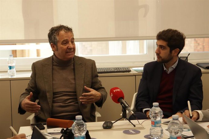 El presidente de Triangle REM, Baldemar Asensio, y su director general, Jesús Fajardo, presentan el estudio de mercado logístico de Valencia