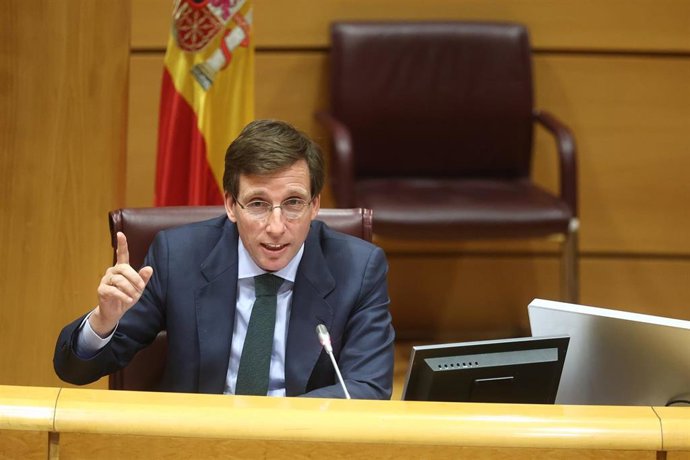 El alcalde de Madrid, José Luis Martínez-Almeida durante la comparecencia ante la Comisión de Vivienda y Agenda Urbana, en el Senado