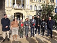 El PSOE exige paralizar la instalación de las estatuas en el Puerto de Málaga