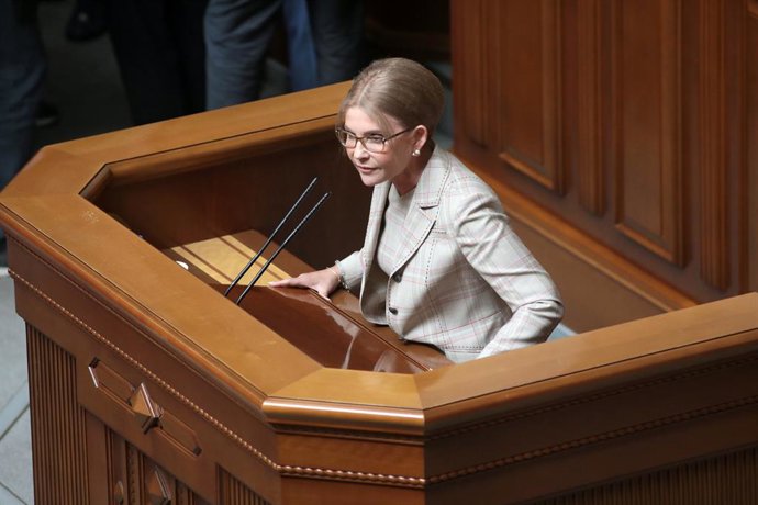 Archivo - Arquivo - 15 de junho de 2021, Kiev, Ucrânia: KIEV, UCRÂNIA - 15 DE JUNHO DE 2021 - A líder da facção Batkivshchyna, deputada Yulia Tymoshenko, discursa da tribuna durante uma sessão plenária do parlamento ucraniano, em Kiev, capital da Ucrânia.