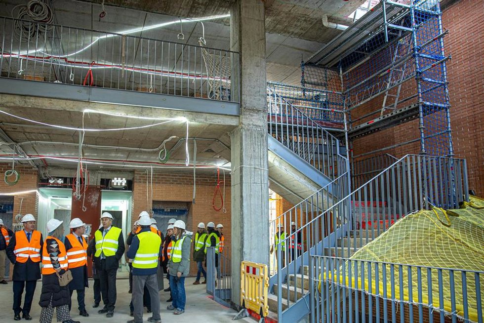 El presidente de Castilla-La Mancha, Emiliano García-Page, visita en Guadalajara, las obras de construcción del nuevo campus de la Universidad de Alcalá.