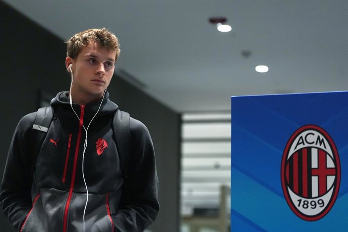 December 16, 2025, Riyadh, Saudi Arabia: AC Milan's  Maximilian Ibrahimovic arrives at Riyadh Airport ,  Saudi Arabia - EA Sports FC italian Supercup 2025/2026 Sport, Soccer -  Tuesday ,  December 16 , 2025 (Photo by Spada/LaPresse)