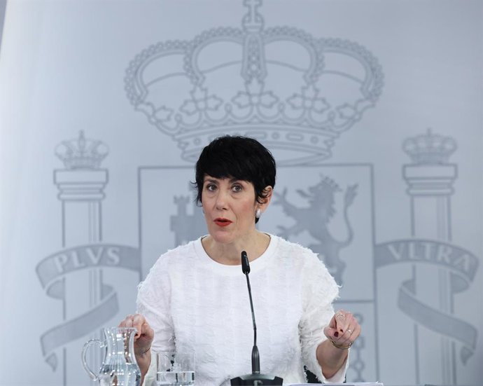 La ministra de Seguridad Social, Inclusión y Migraciones y portavoz del Gobierno, Elma Saiz, ofrece una rueda de prensa tras el primer Consejo de Ministros del año, a 7 de enero de 2026, en Madrid (España). 