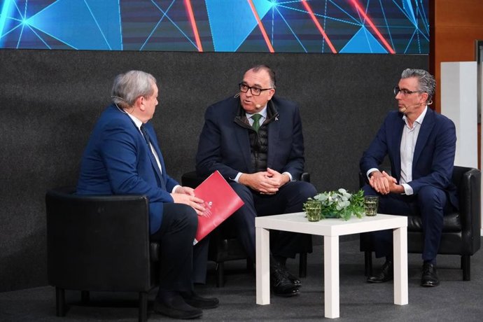 El consejero de Turismo, Arturo Bernal, Bernal subraya la innovación turística como palanca para reforzar el liderazgo del destino andaluz