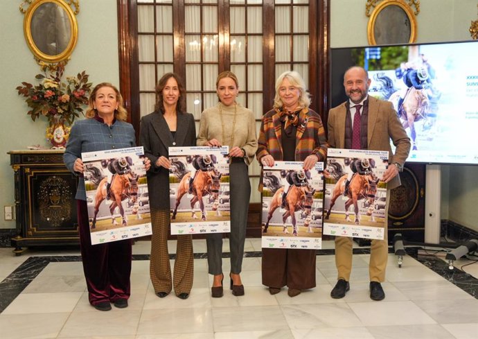 Almudena Martínez y Mercedes Colombo en la presentación del XXXII Andalucía Sunshine Tour 2026.