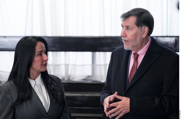 Noroña se reunió con la embajadora de Venezuela en México en la Casona de Xicoténcatl tras develar su retrato