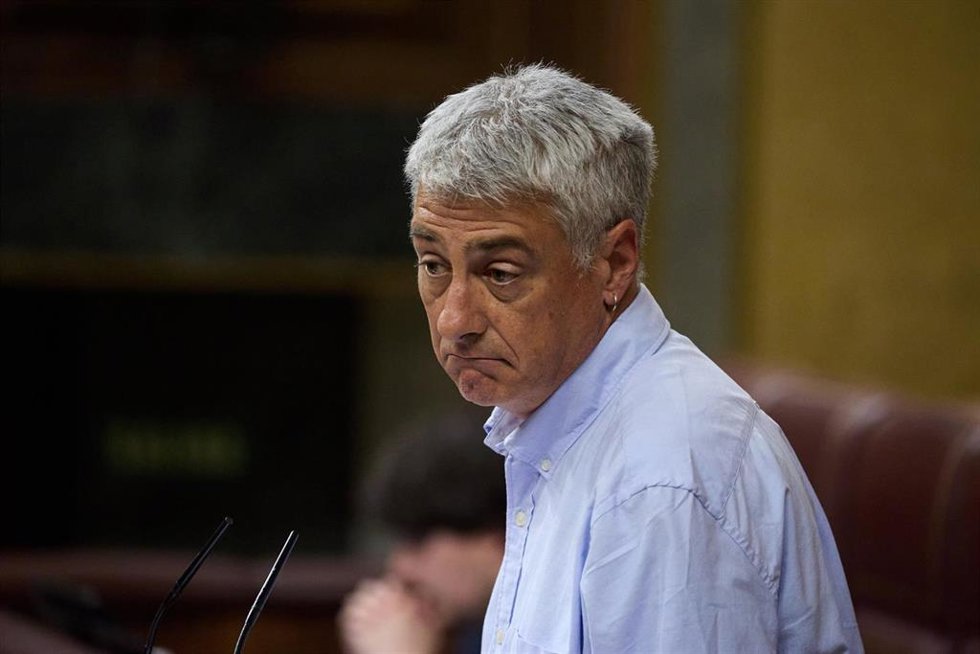 Archivo - El diputado de EH Bildu Oskar Matute durante un pleno extraordinario, en el Congreso de los Diputados, a 9 de julio de 2025, en Madrid (España).