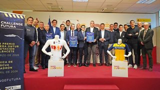 Foto de familia tras la presentación de la Challenge Futura en el Consejo Superior de Deportes.