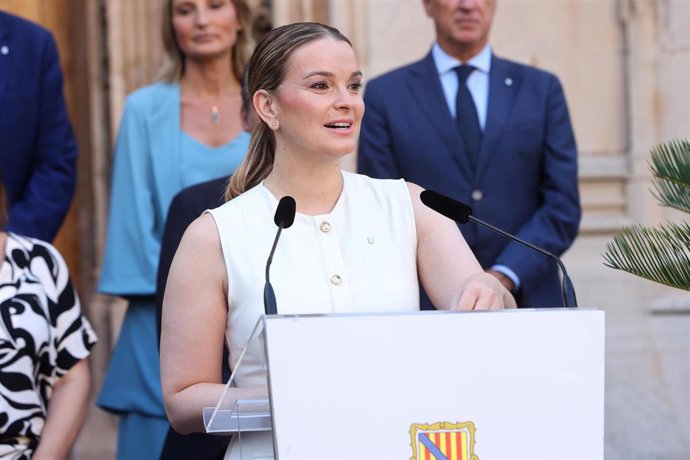 Archivo - La presidenta del Govern Balear, Marga Prohens, en el Consolat de Mar
