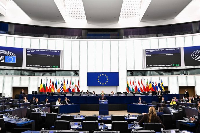 Archivo - Arquivo - Vista geral do hemiciclo do Parlamento Europeu na sua sede em Estrasburgo (França) durante um debate com o presidente do Conselho Europeu, António Costa.