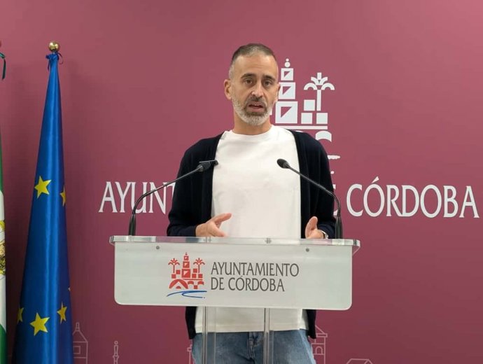 Archivo - El concejal del PSOE en el Ayuntamiento de Córdoba Ángel Ortiz.