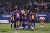 El Barça golea al Atlético y da el golpe a su séptima Liga F seguida