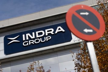 Archivo - Fachada de la sede de Indra, a 25 de noviembre de 2025, en Alcobendas, Madrid (España).