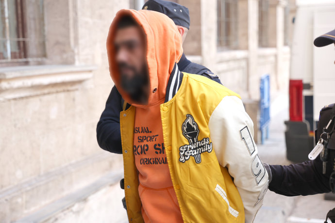 El detenido pasa a disposición judicial, a 15 de enero de 2026, en Palma de Mallorca, Mallorca, Islas Baleares (España).