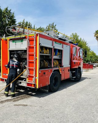 Archivo - Bomberos de Jaén en una imagen de archivo
