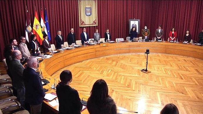 El pleno de Logroño guarda un minuto de silencio en memoria de Manuel Fernández Ilarraza