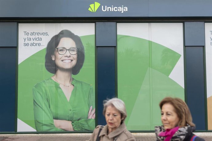 Unicaja adelanta el pago de pensiones y refuerza su propuesta para clientes seniors.
