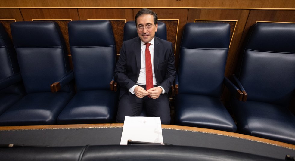 El ministro de Asuntos Exteriores, Cooperación y Unión Europea, José Manuel Albares, durante una sesión plenaria extraordinaria, en el Congreso de los Diputados, a 15 de enero de 2026, en Madrid (España).
