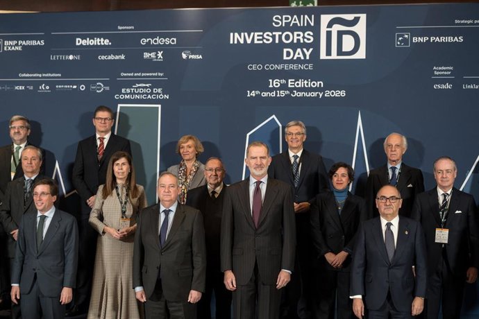 Foto de familia durante la inauguración de la XVI edición del Spain Investors Day (SID), en el Hotel Four Seasons, a 14 de enero de 2026, en Madrid (España). 