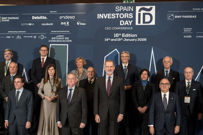 Foto de familia durante la inauguración de la XVI edición del Spain Investors Day (SID), en el Hotel Four Seasons, a 14 de enero de 2026, en Madrid (España). 