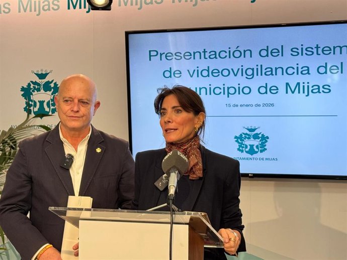 La alcaldesa de Mijas, Ana Mata, y el concejal delegado de Policía Local, Juan Carlos Cuevas, han presentado este jueves este sistema, que cuenta con una partida de 2.182.703 euros más IVA en el presupuesto de 2026.