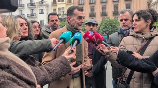 El coordinador federal de IU y candidato de Por Andalucía a la Presidencia de la Junta, Antonio Maíllo, este jueves en declaraciones a los medios en Córdoba.