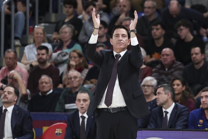 Archivo - Xavi Pascual, entrenador del FC Barcelona de baloncesto