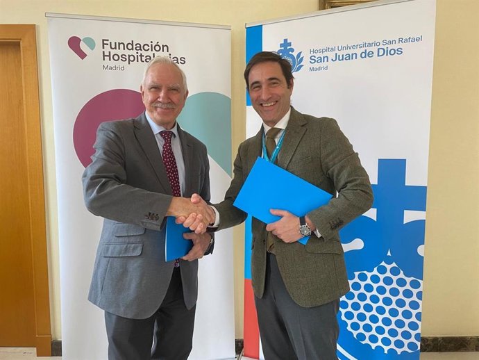 El acuerdo suscrito entre el director gerente del Hospital Universitario San Rafael, César Téllez y por el director gerente de Fundación Hospitalarias Madrid, el doctor Antonio Alemany.