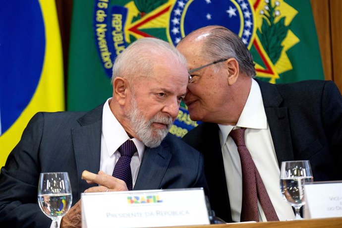 Archivo - El presidente de Brasil, Luiz Inácio Lula da Silva, y el ministro de Desarrollo, Industria, Comercio y Servicios brasileño, Geraldo Alckmin.