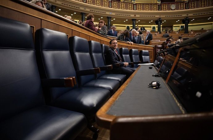 O ministro dos Negócios Estrangeiros, Cooperação e União Europeia, José Manuel Albares, durante uma sessão plenária extraordinária, no Congresso dos Deputados, em 15 de janeiro de 2026, em Madri (Espanha). O Plenário do Congresso reuniu-se de forma extrao
