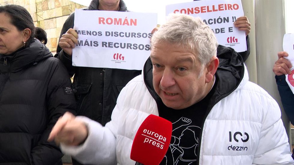CIG-Ensino vuelve a exigir una negociación y la Xunta replica que "se autoexcluy