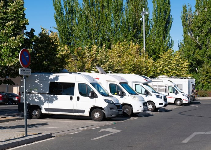Archivo - Parking de autocaravanas.