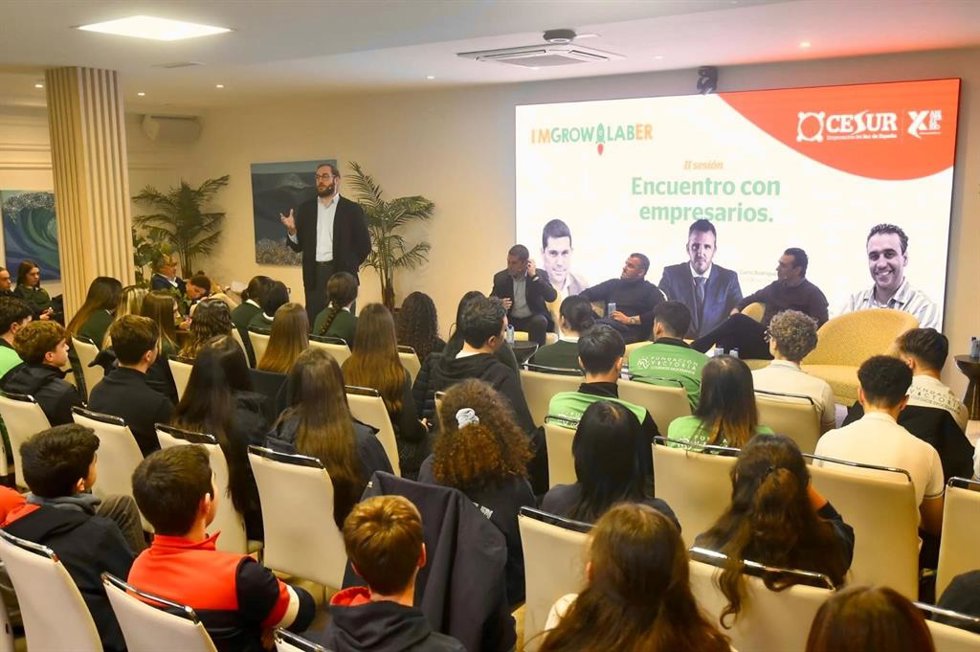 Más de 200 alumnos han tomado parte de la segunda sesión de la IX edición del programa-concurso de emprendimiento escolar I'm Growlaber del Círculo de Empresarios del Sur de España (Cesur) que ha tenido lugar este jueves en Málaga.