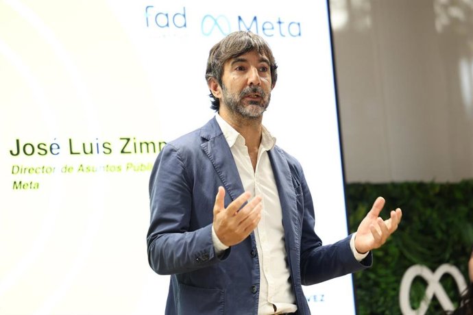 Archivo - El director asuntos públicos de Meta, Jose Luis Zimmermann, interviene durante la entrega de los galardones del II Festival de Teatro Social, en Zona Meta, a 14 de junio de 2023, en Madrid (España).