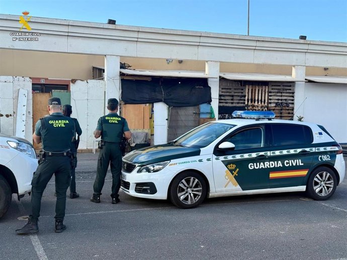 Agentes de la Guardia Civil en Corralejo (Fuerteventura)