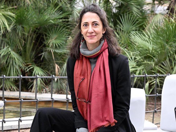 Claudia Stilianopoulos durante la presentación de la escultura de fundaciónSOL y Aldeas Infantiles SOS para concienciar sobre los riesgos digitales que enfrentan niños y adolescentes, a 15 de enero de 2026, en Madrid (España).