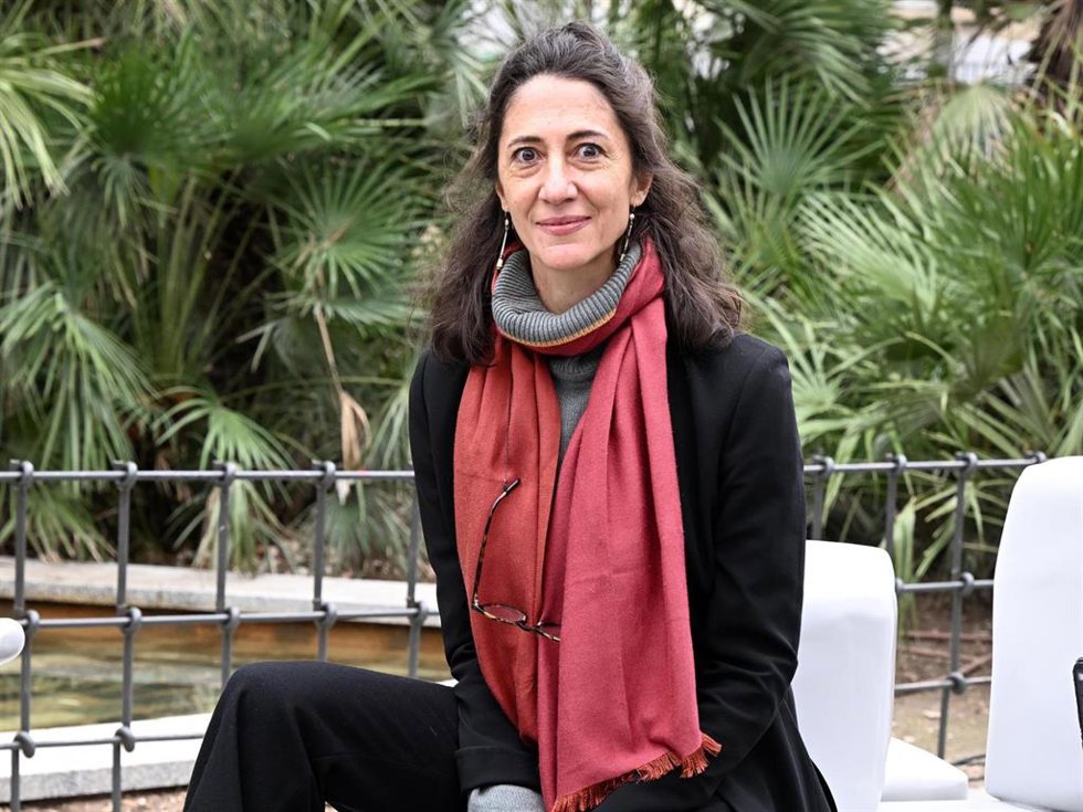 Claudia Stilianopoulos durante la presentación de la escultura de fundaciónSOL y Aldeas Infantiles SOS para concienciar sobre los riesgos digitales que enfrentan niños y adolescentes, a 15 de enero de 2026, en Madrid (España).