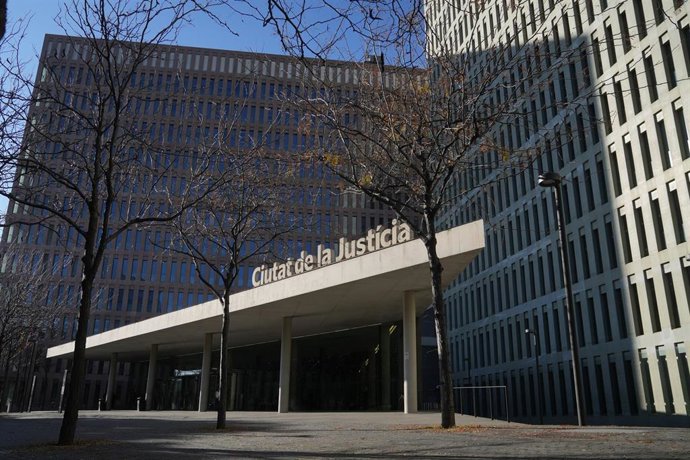 Archivo - Fachada de la Ciutat de la Justícia de Barcelona, a 1 de diciembre de 2025, en Barcelona, Catalunya