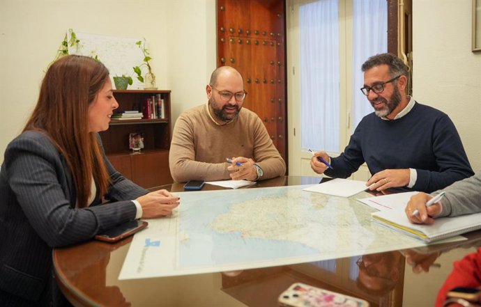 Javier Bello con la alcaldesa de Espera.