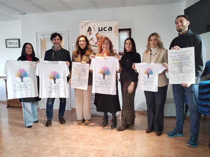 El diputado de Tercer Sector y Cooperación Internacional, Francisco José Martín, ha visitado este jueves junto a la concejala de Derechos Sociales de Ronda, Cristina Durán, ambas entidades, y ha recalcado el encomiable trabajo que llevan a cabo