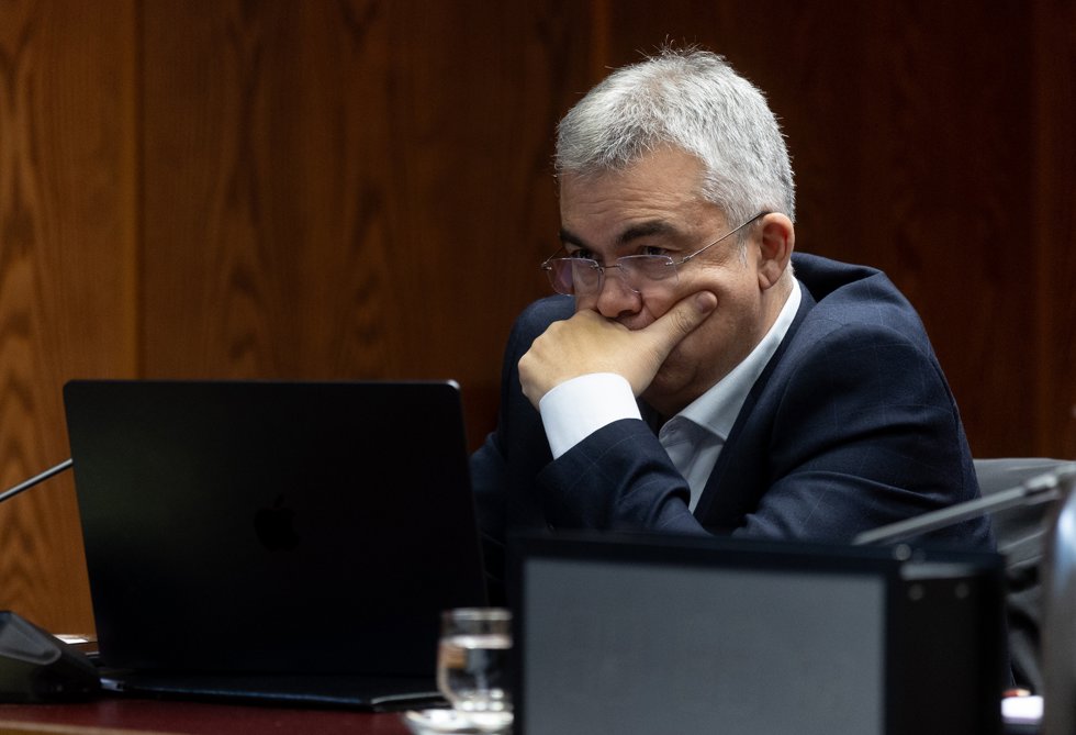 El ex secretario de Organización del PSOE Santos Cerdán durante la Comisión de Investigación del caso Koldo, en el Senado, a 17 de diciembre de 2025, en Madrid (España).